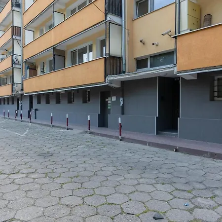 Grojecka Studio For 3 Guests With Balcony By Renters Warsaw